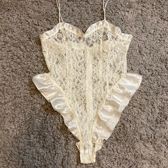 VINTAGE Gold Label VS White Lace Teddy Bodysuit - Picture 1 of 13